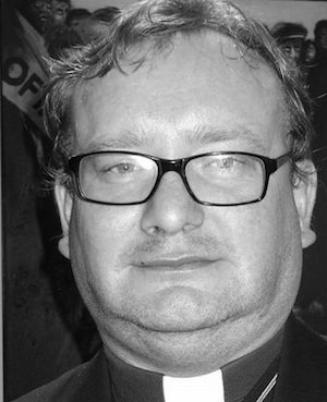 tlusty-kutafon-160326-300